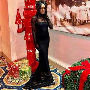 Portofino Gloved Lace Maxi Dress